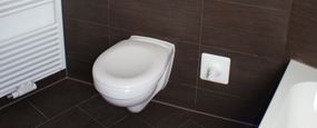 Hoe plaats je een hangtoilet?