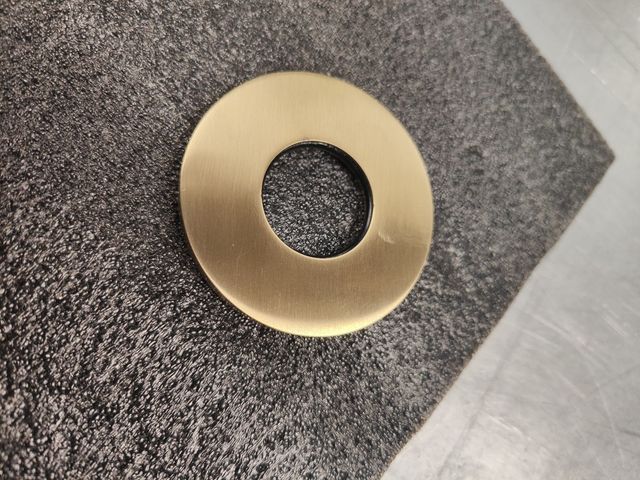 Outlet Regn fonteinkraan gebogen inbouw - inkortbaar - geborsteld goud PVD
