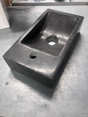 Tweedekans - Wiesbaden Raw fontein links 40x22x10 cm hardsteen gezoet